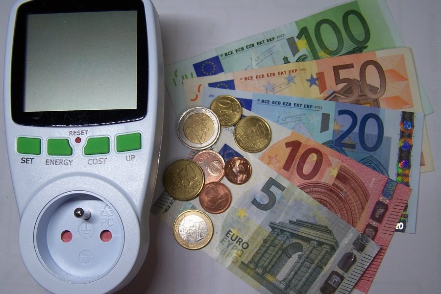 Prezzo bloccato luce e gas, fermo per tre anni